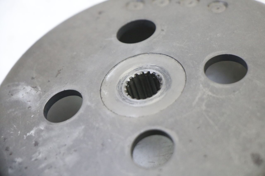 photo de CLOCHE EMBRAYAGE SUZUKI BURGMAN 125 (2007 - 2014) - Détail de la pièce