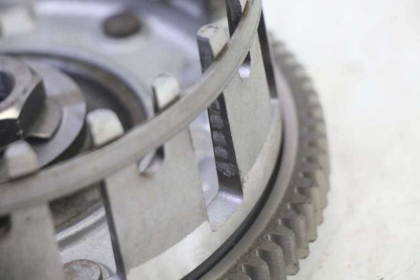 photo de CLOCHE EMBRAYAGE YAMAHA FZ6 N FAZER 600 (2004 - 2006) - Autre angle de vue