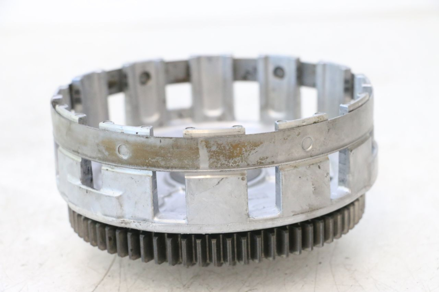 photo de CLOCHE EMBRAYAGE SUZUKI SV S 650 (2003 - 2009) - Gros plan technique