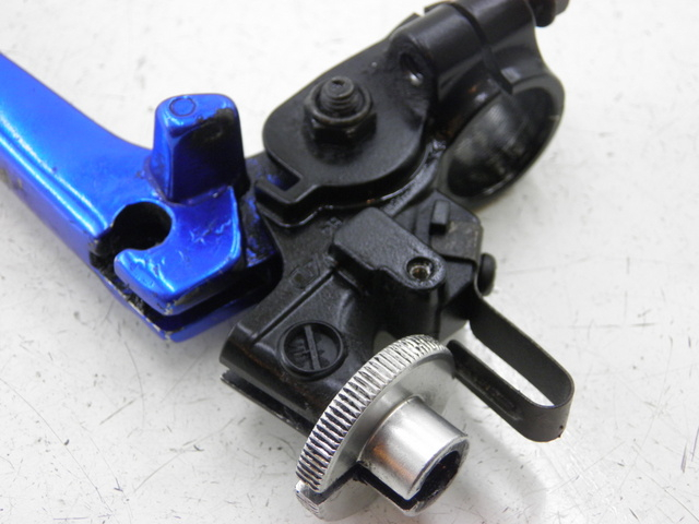 photo de COCOTTE EMBRAYAGE YAMAHA FZS FAZER 1000 (2003 - 2005) - Gros plan technique