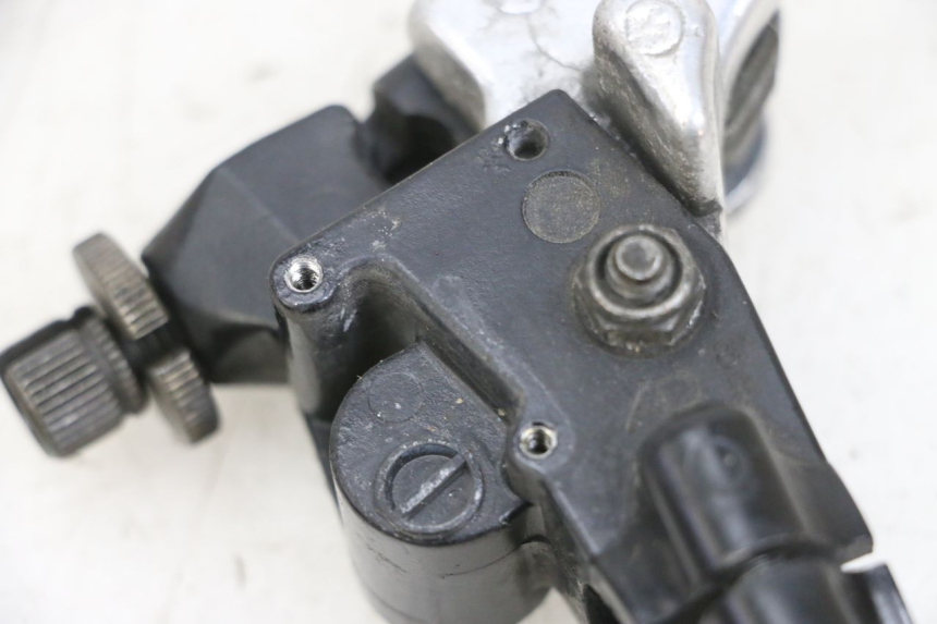 photo de COCOTTE EMBRAYAGE KAWASAKI ZR 7 750 (1999 - 2004) - Gros plan technique