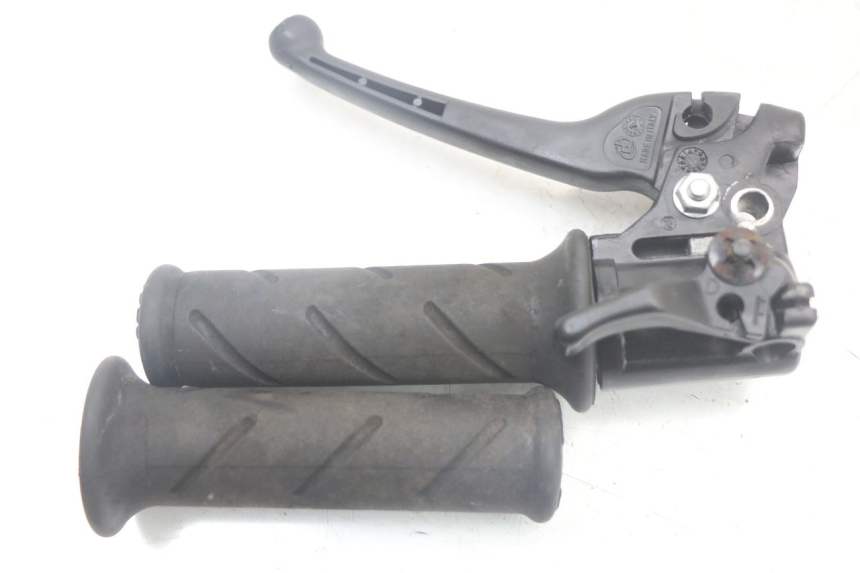 photo de COCOTTE FREIN DROIT PEUGEOT 103 VOGUE VS2 50 (2004 - 2017) - Gros plan technique