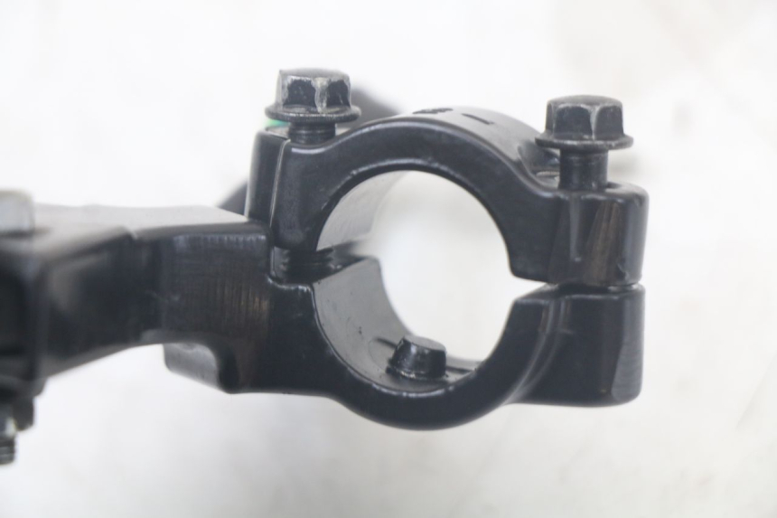 photo de COCOTTE FREIN GAUCHE KYMCO AGILITY 4T 50 (2018 - 2022) - Gros plan technique