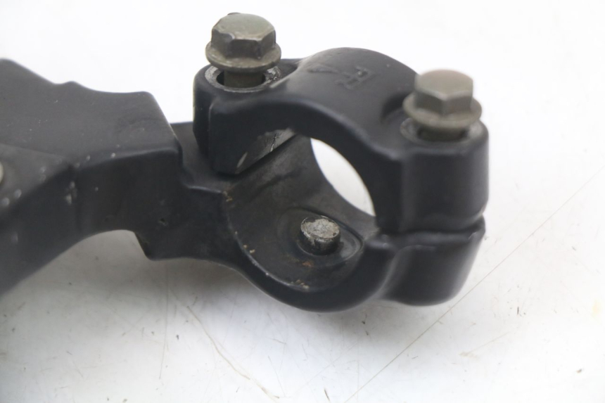 photo de COCOTTE FREIN GAUCHE KYMCO AGILITY RS 4T 50 (2009 - 2013) - Gros plan technique