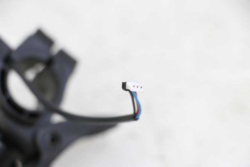 photo de COCOTTE FREIN GAUCHE SEGWAY NINEBOT E2 1 - Autre angle de vue