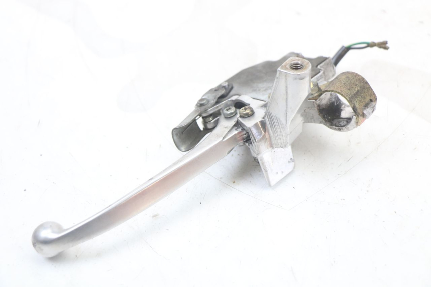 photo de COCOTTE FREIN GAUCHE HONDA NES AROBASE 125 (2000 - 2003) - Gros plan technique