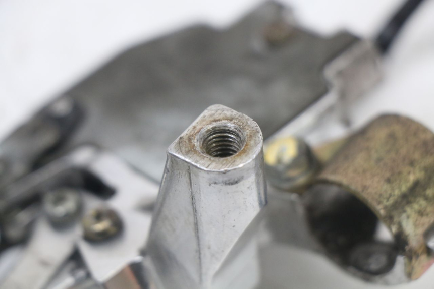 photo de COCOTTE FREIN GAUCHE HONDA NES AROBASE 125 (2000 - 2003) - Vue d’ensemble