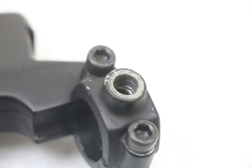 photo de COCOTTE FREIN GAUCHE MBK OVETTO ONE 2T 50 (2013 - 2017) - Gros plan technique