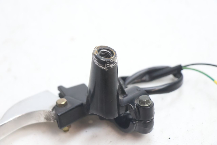 photo de COCOTTE FREIN GAUCHE KYMCO MOVIE S 125 (2009 - 2018) - Points de fixation