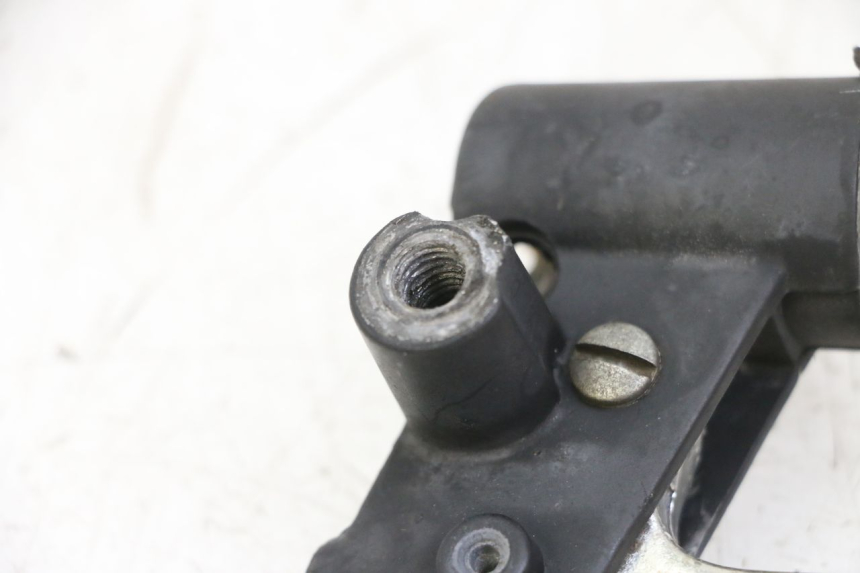 photo de COCOTTE FREIN GAUCHE PIAGGIO VESPA LX 150 (2005 - 2013) - Gros plan technique