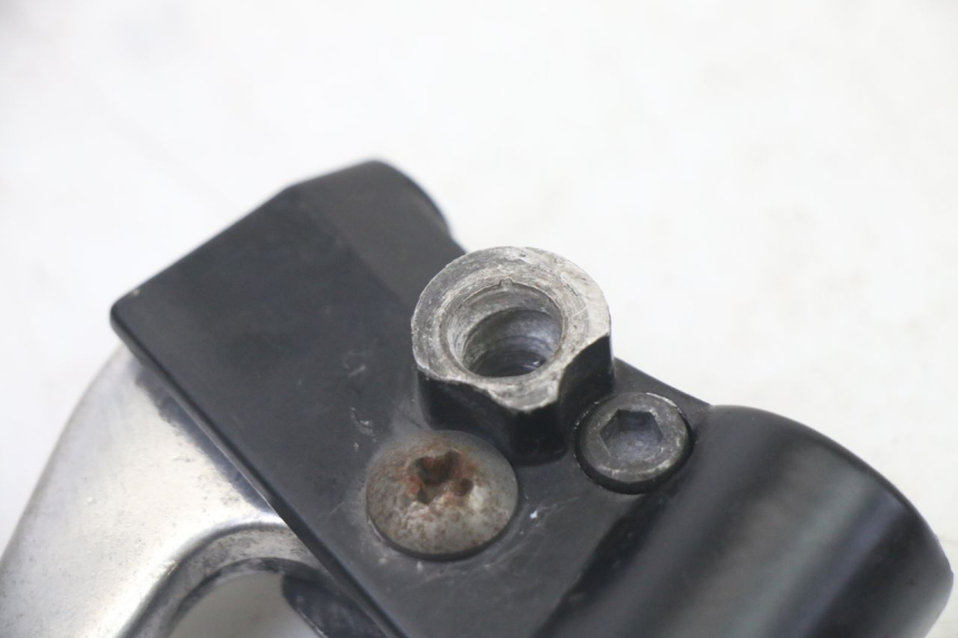 photo de COCOTTE FREIN GAUCHE PIAGGIO ZIP 4T 50 (2018 - 2020) - Gros plan technique