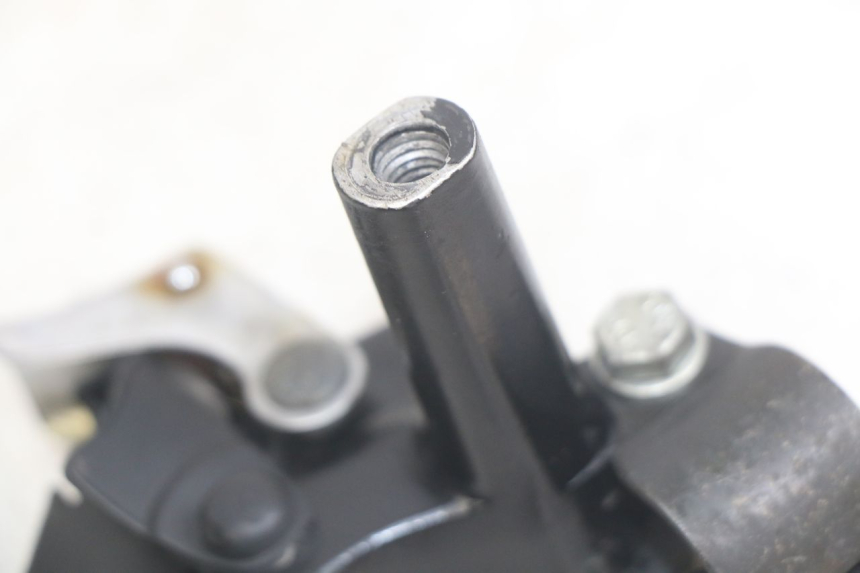 photo de COCOTTE FREIN GAUCHE HONDA SCV LEAD 100 (2003 - 2007) - Détail de la pièce