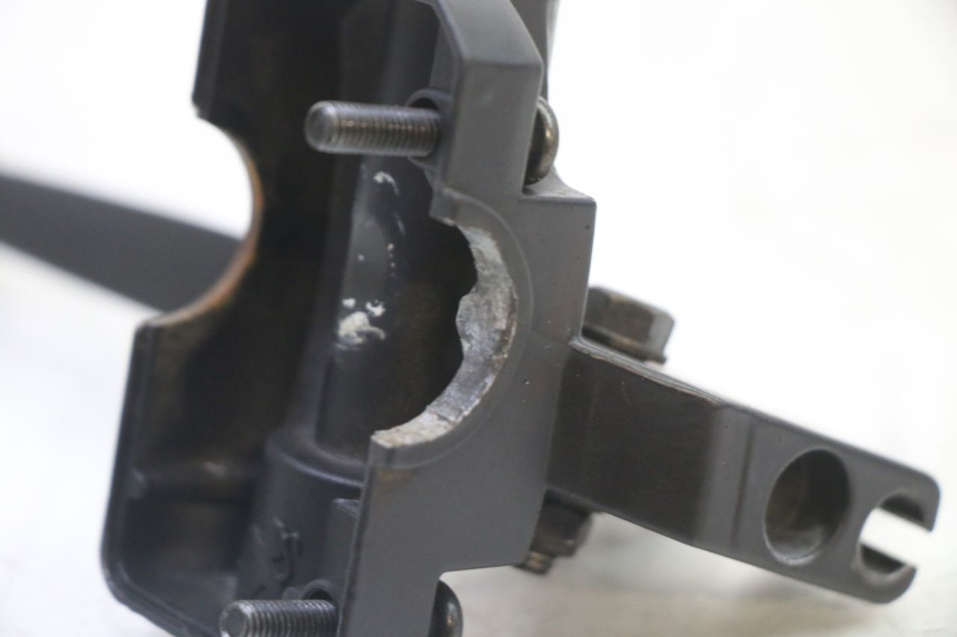 photo de COCOTTE FREIN GAUCHE PEUGEOT STREETZONE I 2T 50 (2018 - 2020) - Gros plan technique