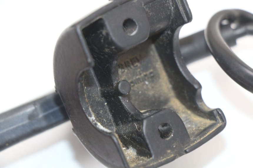 photo de COCOTTE FREIN GAUCHE YAMAHA YE ZEST 50 (1992 - 1998) - Gros plan technique