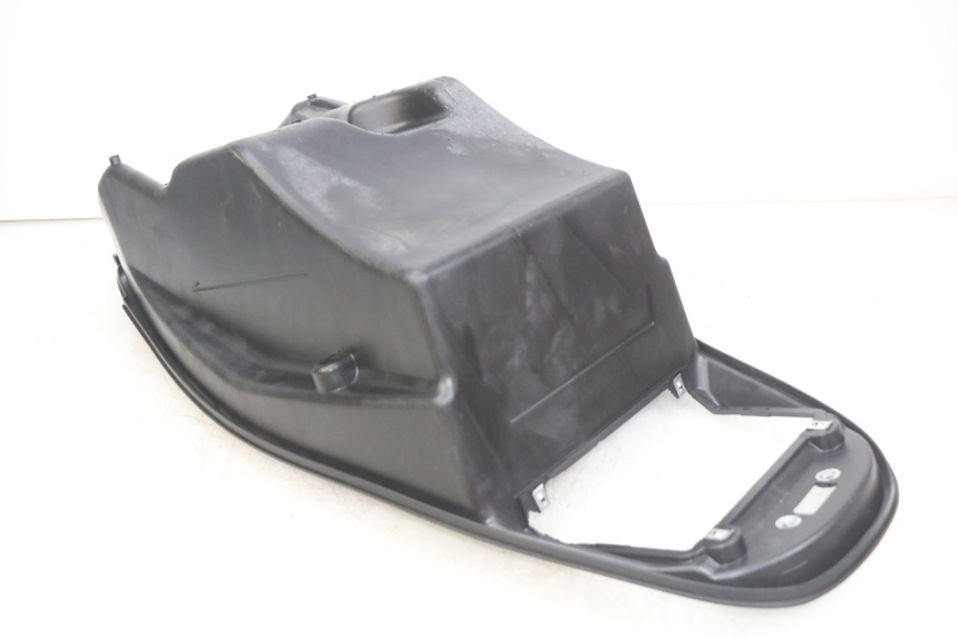 photo de COFFRE SELLE KYMCO AGILITY 16+ 4T 50 (2018 - 2023) - Autre angle de vue