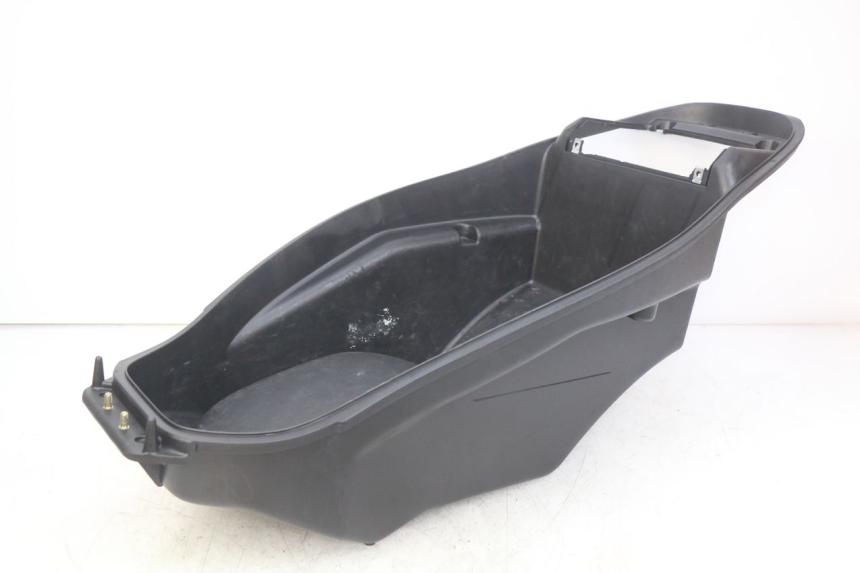 photo de COFFRE SELLE KYMCO AGILITY 16+ 4T 50 (2018 - 2023) - Vue d’ensemble