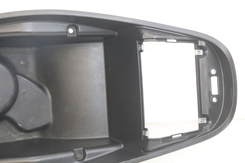 photo de COFFRE SELLE KYMCO AGILITY 16+ 4T 50 (2018 - 2023) - Vue d’ensemble