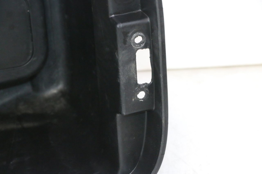photo de COFFRE SELLE KYMCO AGILITY 4T 50 (2018 - 2022) - Zoom état d’usage