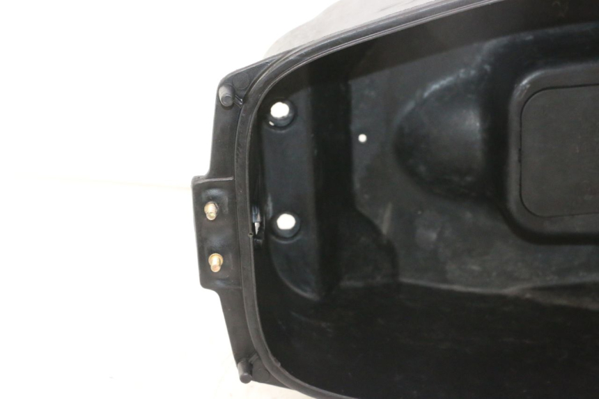 photo de COFFRE SELLE KYMCO AGILITY 4T 50 (2018 - 2022) - Autre angle de vue
