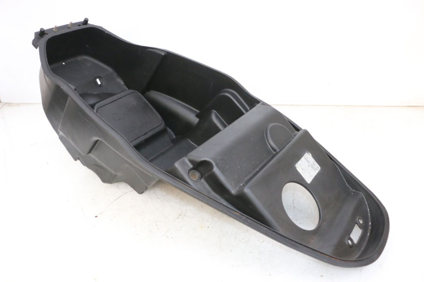 photo de COFFRE SELLE KYMCO AGILITY CITY 4T 50 (2008 - 2016) - Vue d’ensemble