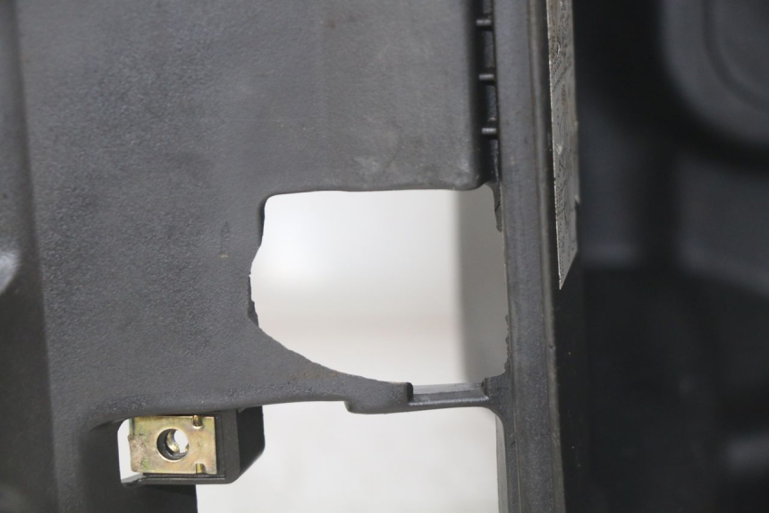 photo de COFFRE SELLE KYMCO AGILITY RS 4T 50 (2009 - 2013) - Points de fixation