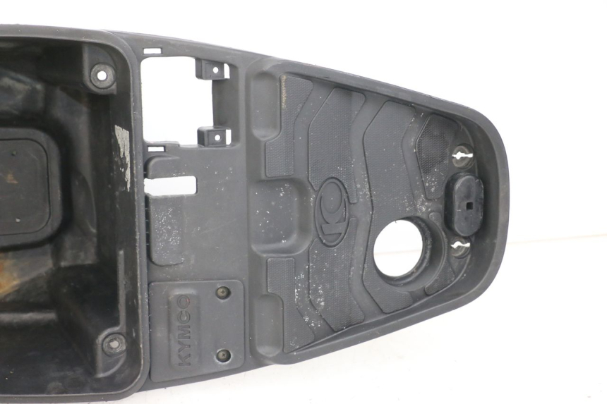 photo de COFFRE SELLE KYMCO AGILITY RS 4T 50 (2009 - 2013) - Vue d’ensemble