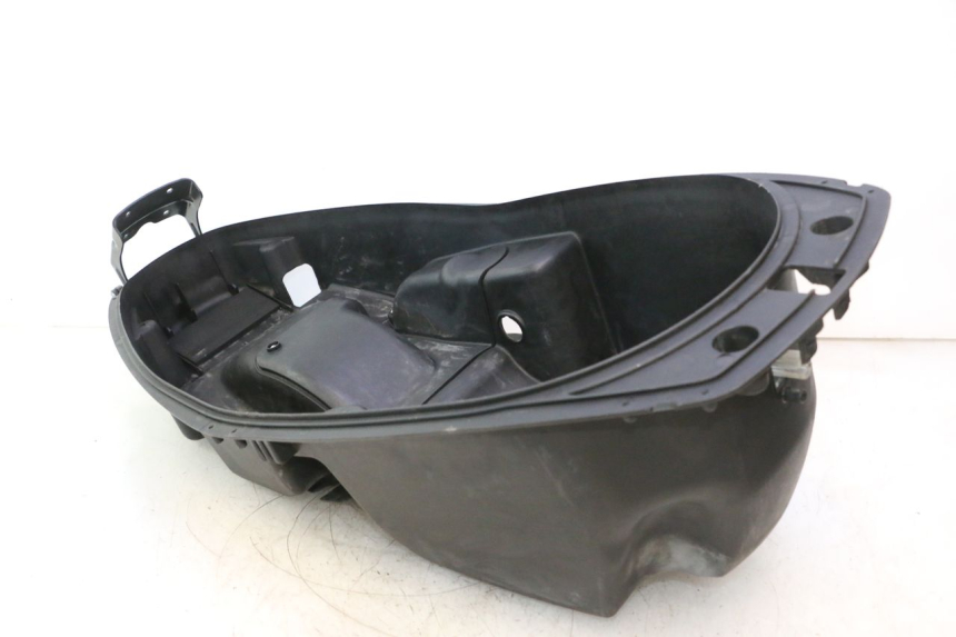 photo de COFFRE SELLE APRILIA ATLANTIC S 125 (2010 - 2013) - Vue d’ensemble