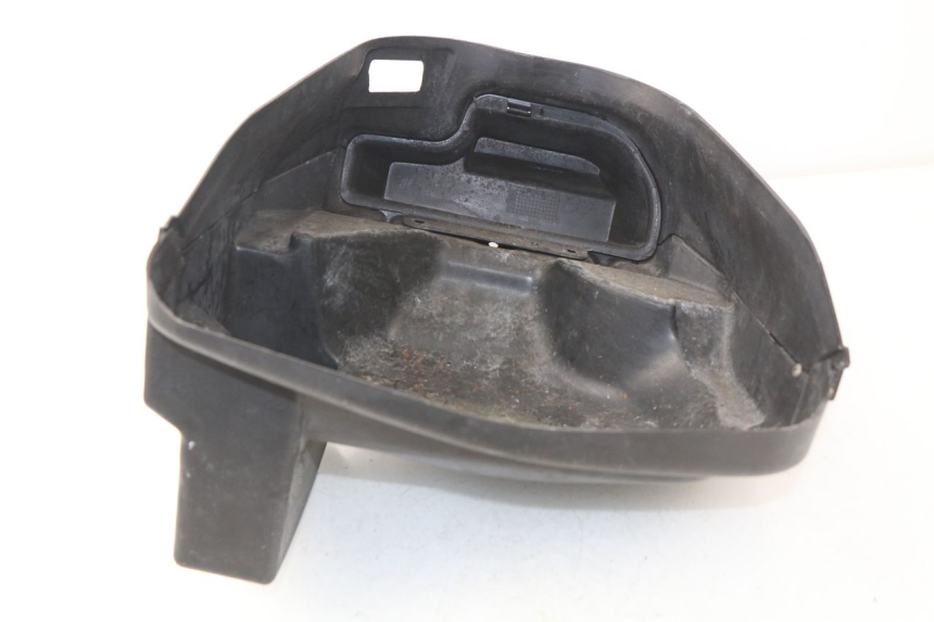 photo de COFFRE SELLE JONWAY AZTRAL 125 (2008 - 2017) - Gros plan technique