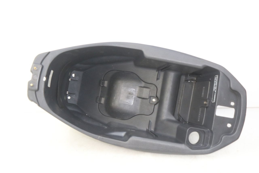 photo de COFFRE SELLE HONDA BALI EX 100 (1996 - 2000) - Vue d’ensemble