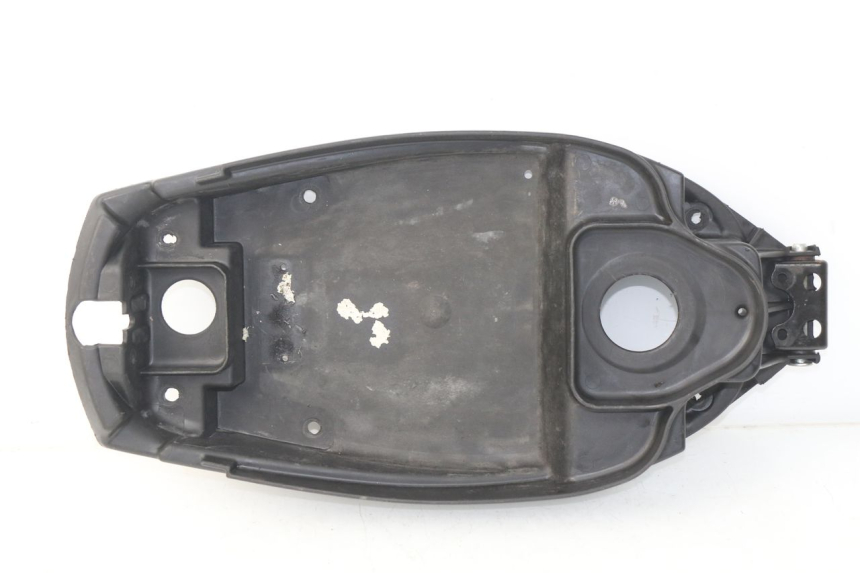 photo de COFFRE SELLE MBK BOOSTER SPIRIT NAKED 50 (2004 - 2017) - Vue principale