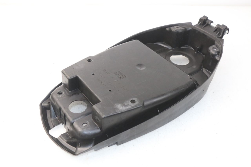 photo de COFFRE SELLE MBK BOOSTER SPIRIT NAKED 50 (2004 - 2017) - Détail de la pièce