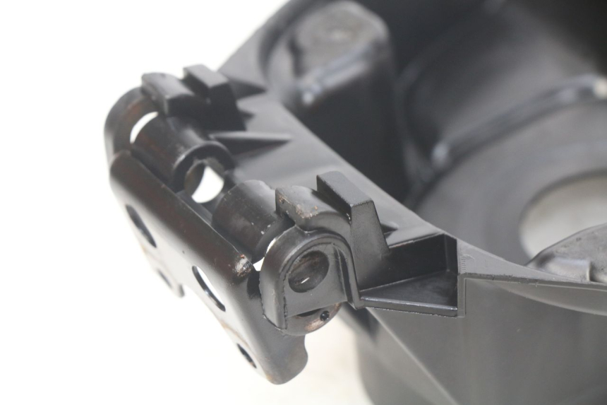 photo de COFFRE SELLE MBK BOOSTER SPIRIT NAKED 50 (2004 - 2017) - Détail de la pièce