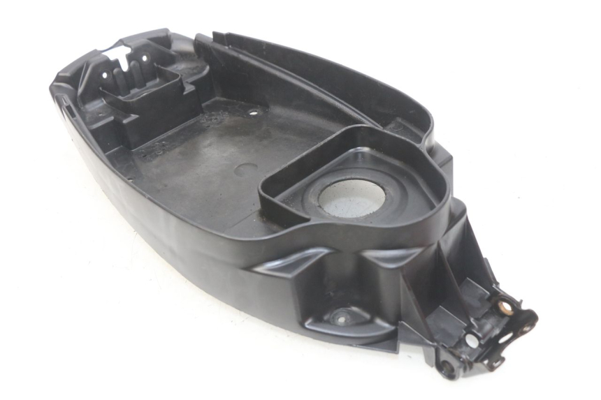 photo de COFFRE SELLE MBK BOOSTER SPIRIT NAKED 50 (2004 - 2017) - Gros plan technique