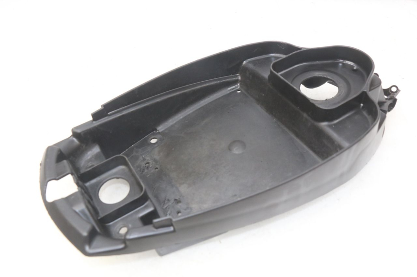 photo de COFFRE SELLE MBK BOOSTER SPIRIT NAKED 50 (2004 - 2017) - Vue d’ensemble