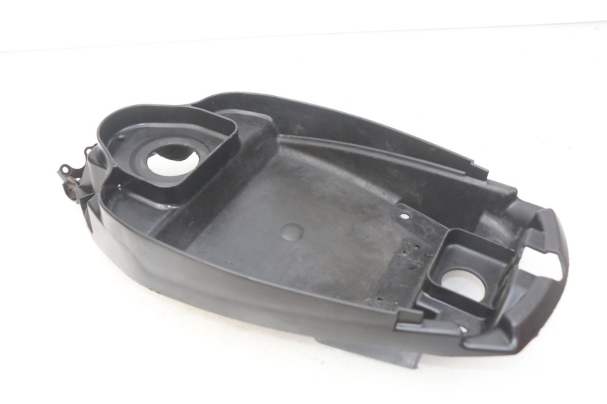 photo de COFFRE SELLE MBK BOOSTER SPIRIT NAKED 50 (2004 - 2017) - Points de fixation