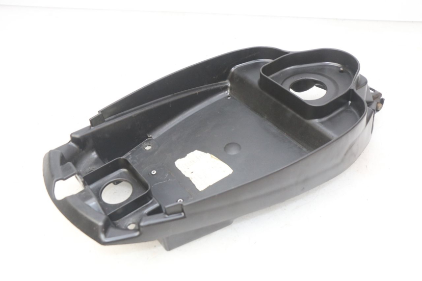 photo de COFFRE SELLE MBK BOOSTER SPIRIT NAKED 50 (2004 - 2017) - Gros plan technique