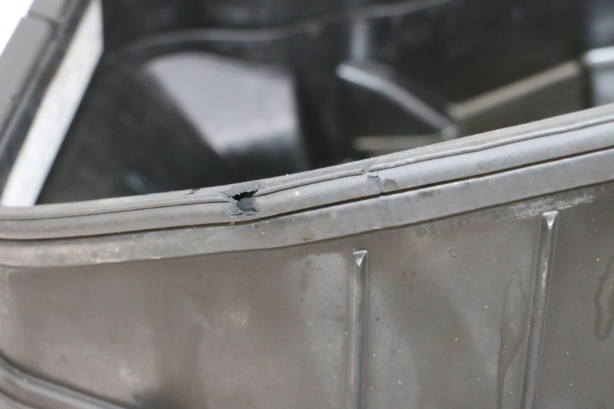 photo de COFFRE SELLE SUZUKI BURGMAN 650 (2013 - 2020) - Points de fixation