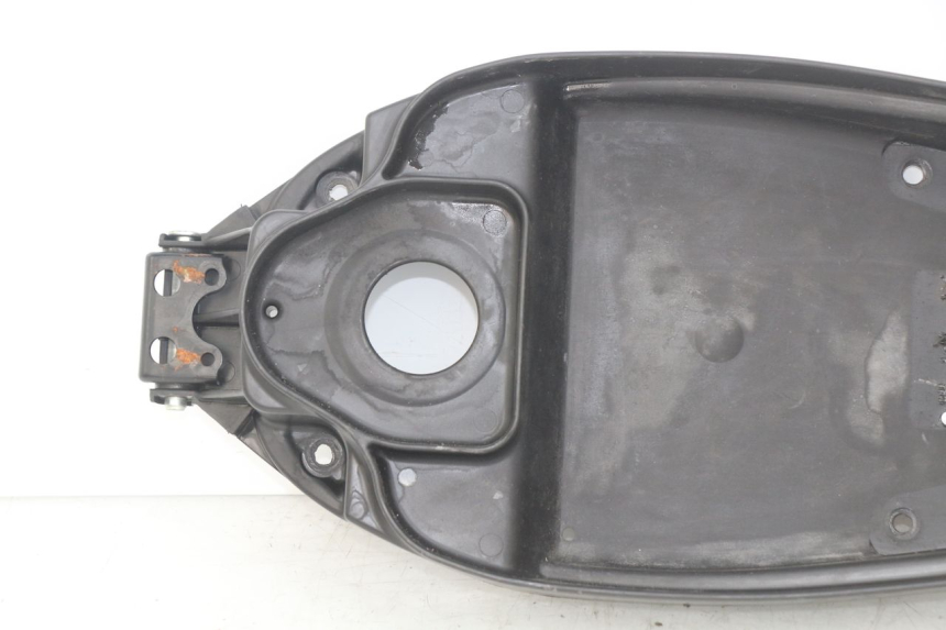 photo de COFFRE SELLE YAMAHA BW'S EASY 50 (2013 - 2016) - Points de fixation