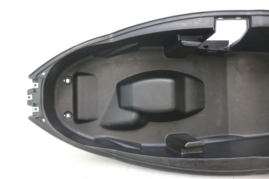 photo de COFFRE SELLE PEUGEOT CITYSTAR 2T 50 (2018 - 2021) - Détail de la pièce