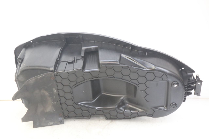 photo de COFFRE SELLE PEUGEOT CITYSTAR AIR 125 (2014 - 2017) - Zoom état d’usage