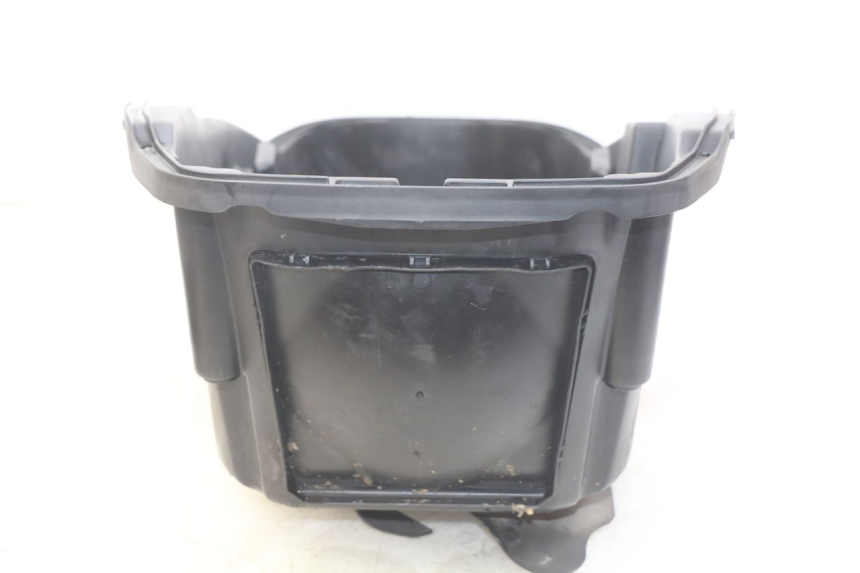 photo de COFFRE SELLE PEUGEOT CITYSTAR AIR 125 (2014 - 2017) - Gros plan technique