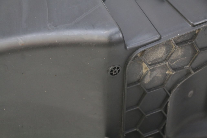 photo de COFFRE SELLE PEUGEOT CITYSTAR 125 (2011 - 2017) - Autre angle de vue