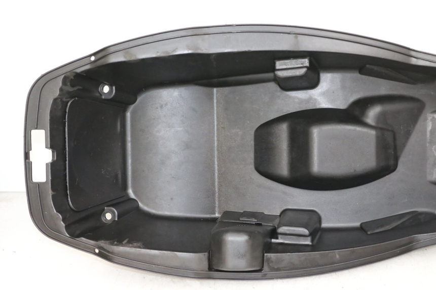 photo de COFFRE SELLE PEUGEOT CITYSTAR 50 (2013 - 2017) - Vue d’ensemble