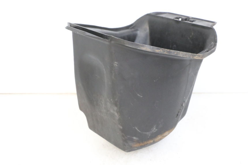 photo de COFFRE SELLE APRILIA CLASSIC 125 (1995 - 2001) - Gros plan technique