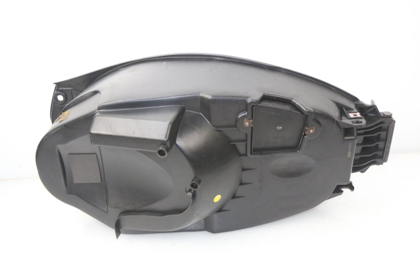 photo de COFFRE SELLE YAMAHA CYGNUS X 125 (2004 - 2007) - Gros plan technique