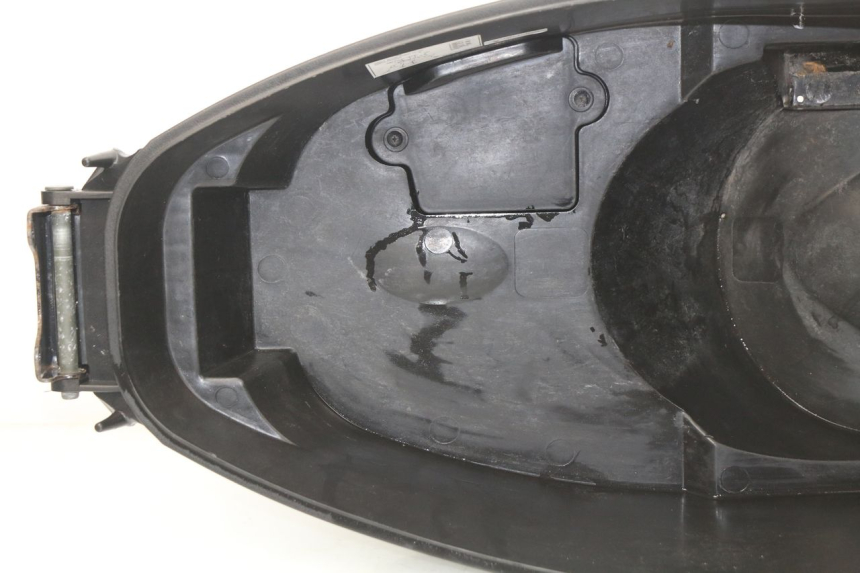 photo de COFFRE SELLE YAMAHA CYGNUS X 125 (2004 - 2007) - Points de fixation