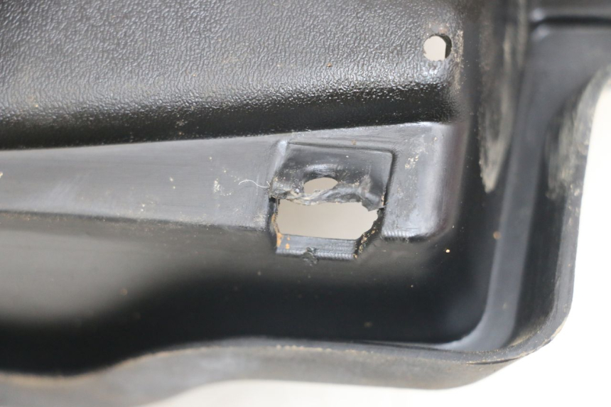 photo de COFFRE SELLE GILERA DNA 50 (2000 - 2007) - Gros plan technique