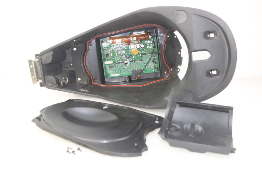 photo de COFFRE SELLE PEUGEOT E-VIVACITY 1 (2012 - 2018) - Vue principale