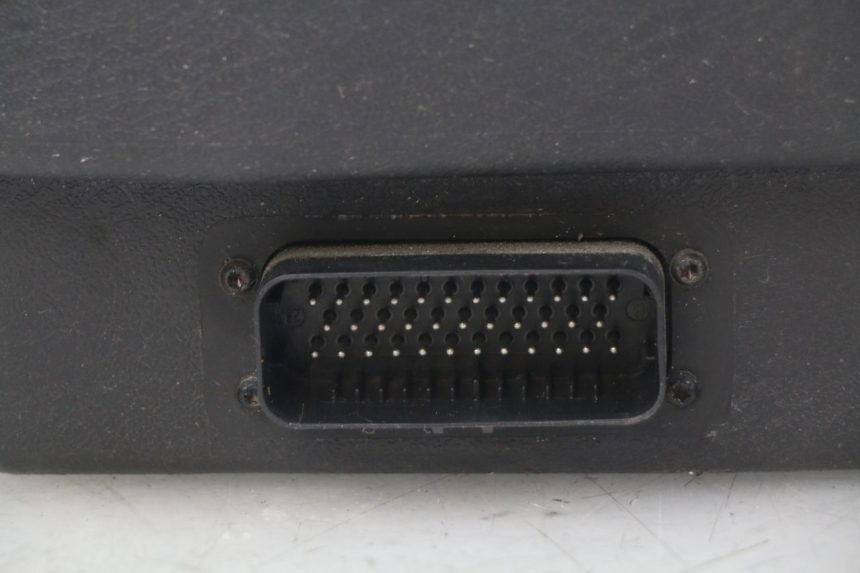 photo de COFFRE SELLE PEUGEOT E-VIVACITY 1 (2012 - 2018) - Gros plan technique