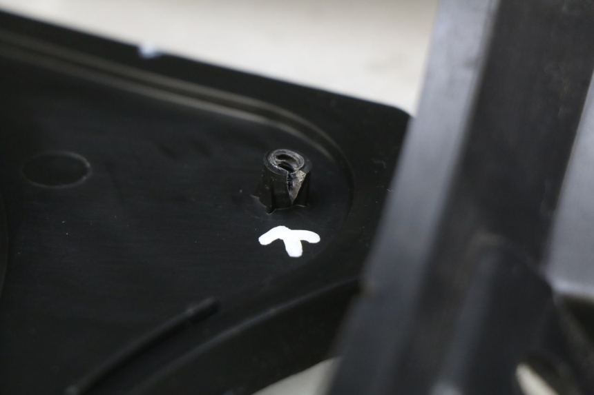 photo de COFFRE SELLE PEUGEOT E-VIVACITY 1 (2012 - 2018) - Marquages et références